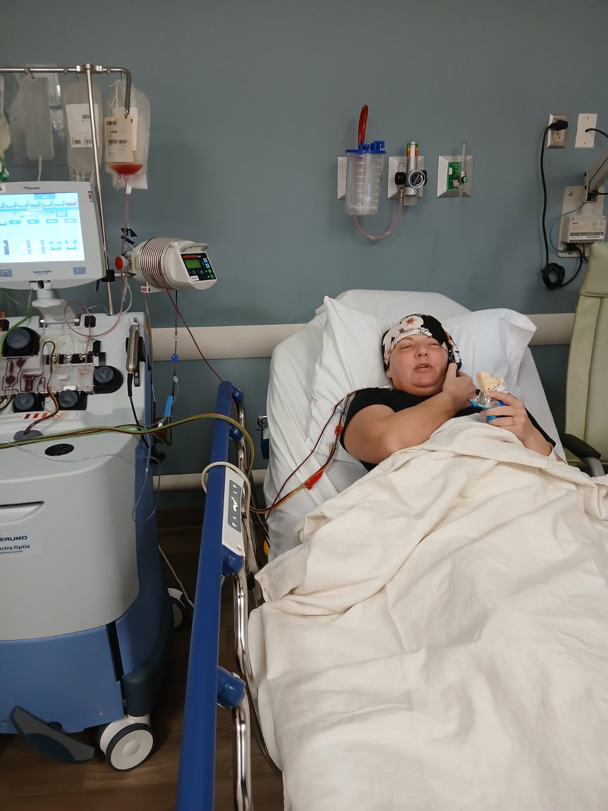Hospital room setup during Karla's apheresis appointment